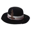 Basker vintage fedora hatt för kvinnor män med fjädrar Panama magiker mössa ull filt cosplaycostume party klä upp y1ua