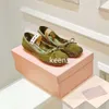 Chaussures de ballet élégantes Chaussures habillées délicates de créateur MIUI Chaussures de sport de mode Chaussures simples de fête de mode tout doux et confortable