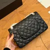 CF Caviar Bag Модная женская сумка через плечо Кожаная сумка с бриллиантами в клетку цвета: золотистая, серебряная фурнитура с металлической пряжкой Роскошная сумка Matelasse Chain Сумка через плечо Косметички 23/25/30 см