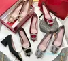 Scarpe da donna estive di lusso in seta Lysette con tacco medio grosso e struttura in metallo, per feste, matrimoni, scarpe comode e sottili antiscivolo