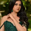 2024 Vestidos Quinceanera Verde Esmeralda Brilhante Lantejoulas Apliques de Renda Cristal Alças Feitas à Mão Flores Plus Size Festa Formal Prom Vestidos de Noite