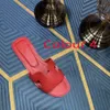 Modeschuhe Frauen Designer Sandalen für Frauen Slipper Herren lässige Ladungsschuhschuhe im Freien Strandrutschen flacher Boden mit Schnalle Unisex echtes Leder
