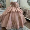 2024 Sexig Rose Gold Sequined Lace Quinceanera Dresses Ball klänning från axel paljetter Applikationer Pärlor handgjorda blommor puffy festklänning prom aftonklänningar