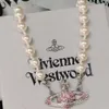 Designer Viviane Westwoods Vivienen Explosive Western Empress Dowager Diamant Rose Saturne Collier De Perles Femmes Design De Mode Classique Pen2565