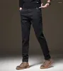 Pantaloni da uomo Autunno Inverno Uomo di alta qualità Elastico in vita Slim Thick Coffee Twill Pantaloni cargo di marca Maschile Plus Size 28-38