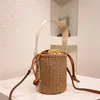 디자이너 22 New Straw Bucket Bag Letter Tote Bags 바구니 빈티지 색상 니트 여성 패션 사이드카 브래킷 Extra Large C333E