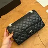 CF Caviar Bag Модная женская сумка через плечо Кожаная сумка с бриллиантами в клетку цвета: золотистая, серебряная фурнитура с металлической пряжкой Роскошная сумка Matelasse Chain Сумка через плечо Косметички 23/25/30 см