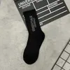 Skarpetki męskie 4PCS 2023 NOWOŚĆ MEN DAMY HIP HOP WILL HIGH SCOCKS CAŁY DRESWOODACJA SWOCKI MODA MODY SOCKS TEACHABLE T240126