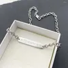 Ketting Oorbellen Set Pyc 20ss Mode Karakter Liefhebbers Brief Naambord Titanium Staal Partij Veelzijdige Geluksgetal Hanger