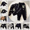 Kinder Mädchen Jungen Strick Designer Pullover zweiteilige Sets Mode Herbst Häkelpullover Tops Buchstabenpullover mit lockeren Freizeithosen Outfit Kinderkleidung