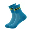 Chaussettes de sport Chaussettes de cyclisme à tube moyen chaussettes de cyclisme de sports de plein air best-seller résistant à l'usure chaussettes à tube moyen chaussettes de basket-ball YQ240126