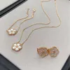 Van-Clef Arpes Collier Designer Luxe Mode Femmes Original Qualité V Doré Unique Diamant Agate Rouge Blanc Fritillaria Classique 18 Rose K Or Serrure Chaîne En Os