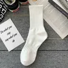 Sportsocken Neue 5 Paar Coole Männer Schwarz Weiß Warme Socken Set Herbst Winter Männlich Einfarbig Sport Kurze Socken Für Männer Hip Hop Skateboard YQ240126