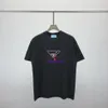 24SSデザイナーTシャツメンズシャツカップル女性用アウトドアスポーツルーズTシャツピュアコットン短袖トライアングルカラー刺繍ロゴメンズポロシャツ475