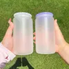 Canette de bière en verre givré transparent transparent de 16 oz sans BPA avec couvercle en plastique PP coloré et paille pour eau, vin, bière, cocktails, café glacé, vendue à la caisse