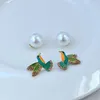 Boucles d'oreilles à tige en forme de colibri 3D pour femmes et filles, petit Animal de compagnie émaillé Greem bleu Orange, oiseaux en vedette