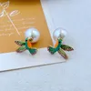 Boucles d'oreilles à tige en forme de colibri 3D pour femmes et filles, petit Animal de compagnie émaillé Greem bleu Orange, oiseaux en vedette