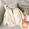 Moda Autunno e Inverno Bambino Cappotto Impermeabile Neonati maschi Giacche in pelle Caldo spesso con cappuccio Abbigliamento per bambini TZ29 240122