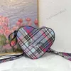 Vivi marka projektant klasyczny Saturn Blue Pink Lattice Bag Fashion Bowling Bag łańcucha Dumpling Hasp Worka skórzana kształt serca na ramię Crossbody Bag Women torebka 230901