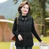 Kvinnors västar medelålders äldre bomullsvästrock 2024 Autumn Winter Jacket ärmlös tillägg till sammet tjockare varm ytterkläder kvinnlig