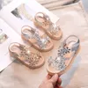 Sandali per ragazze di 3-12 anni Moda estiva per bambini Scarpe da spiaggia con suola morbida antiscivolo Strass trasparenti Sandalo da principessa per bambini 240118