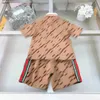 Moda para niños Camisetas Traje Impresión de logotipo con letras grandes Polo de manga corta y pantalones cortos Tamaño 110-160 Chándales de verano para niños y niñas Jan20