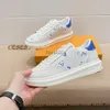 Płaskie buty Rivoli Sneaker Treaker Trener Mens Buty Białe zrytające cielę skórzane wytłoczone litera Flower Beverly Hills Sneakers 1.23 04