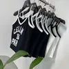 Kvinntankar Camis Designer 2022 Summer Sling Vest Black and White Contrast Letter Sticker broderad Elastic EOU2