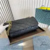 2022 Designer Classic Handheld Chain Bag na ramię Nowa moda Boże Narodzenie musi nosić styl mody291f