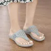 Sandaler Kvinnor Summer Solid Color Slip on Casual Open Toe Wedges Bekväm strand för platta kilor