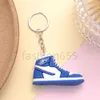 Schlüsselanhänger Schlüsselbänder Schlüsselbänder Heißer Verkauf Weich-PVC 3D Mini Sport Sneaker Schlüsselbund Designer Neuer Stil Trainer Schlüsselringe Harz Schuh Schlüsselanhänger Zubehör