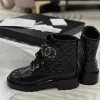 Casual skor ny stil vinter stövlar kvinnor män ankel designers martin platt läder tossor plattform utomhus kedja buckle boot lyxigt snö designer lady rese varm