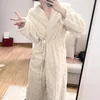 Vrouwen Nachtkleding Zwarte Nachtjapon Voor Vrouwen Winter Dikker Warm Flanel Badjas Capuchon Nachthemd Lange Mouw Zachte Thuis Kleding