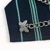 Vlinderdassen Punk vlinderdas met gotische metalen ketting Vlinderhanger Verklaringsstropdas