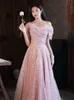 Dubaï à paillettes arabes Mère de la mariée Robes Bling Flowers Flowers Long Tulle Off épaule Soirée Forme Robes Forme plus taille Prom Elegant Même robe de queue de robe 403