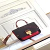 Chic Vaugirard Bag Versatile Messenger-Style Bag Manlig läder axelväska kvinnor original handväska totes handväska med ett handtag FLA242C