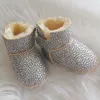 Handmade Bow Hairband S Baby Girl Botas de Neve Sapatos de Inverno Pente Primeiro Walker Sparkle Bling Cristal Princesa Chuveiro Presente 240126