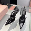 Лучшие роскошные Miui Miuiflats Высокие каблуки Новые 5,5 -сантиметровые сандалии Fashion Walk Girl Princess Style Design Размер 35-39