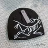 洞窟編み帽子カシミアハットデザイナーハットレディースメンズビーニーファッショナブルなニット帽子古い鳥のロゴ974