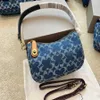23SS Luxury Designer Teri Underarm Bags Clasical Denim Canvas Bag med en axelrem Hobo Half Moon Crossbody Bags261y