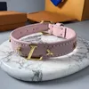 Roze platte leren armband ontwerper voor vrouwen Letter kleine bloem met kristallen charme Bangle vergulde sieraden vrouw Valentijnsdag geschenkdoos 1KZL 46T7 46T7