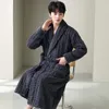 Womens Sleepwear Autumn And Winter Thicken Warm Flannel Couple Bathrobe Plush Shawl Kimono Bath Robe Long Sleeved Nightgowns Home Clothes