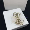 Pins Brooches Luxury Designer Women Gold Brooch for Ladies Classic Brand Breastpin Suit Dress Anagram Public Places E06v