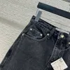 Jeans de diseñador 2024 Nueva moda Primavera Verano Pantalones rectos con paneles Marca Mismo estilo Pantalones Ropa de mujer de lujo 0127-5