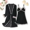 Vêtements de nuit pour femmes Mariée Demoiselle d'honneur Mariage Velours Twinset Robe Ensemble Lâche Home Wear Sexy Dentelle Garniture Chemise De Nuit Automne Hiver Femmes Peignoir