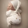 2 PC生まれのPOGRINPOGRINAPS PROPITS CROCHET OUTFIT BABY ROMPER HATセット幼児POシュートビーニーキャップジャンプスーツボディスーツ240122