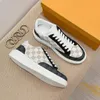 Płaskie buty Rivoli Sneaker Treaker Trener Mens Buty Białe zrytające cielę skórzane wytłoczone litera Flower Beverly Hills Sneakers 1.23 04