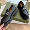 Mocassino con suola in pelle da donna 100% vera pelle Mocassino firmato con ricamo ape Scarpe basse da donna di lusso Taglia piattaforma 34-42 Scarpe con rialzo in altezza Scarpe eleganti da strada