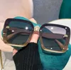 Designer Mui Mui Solglasögon Luxury Fashion Sports Polarize Miui Miui Solglasögon Mens Womans New Vintage Driving Beach Leopard Print Goggle Square Sun Glasses