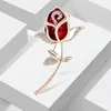 Broches brillantes en Zircon rouge tulipe pour femmes, Bouquet de roses élégant, épingles à revers, Badge de fête de mariage, bijoux